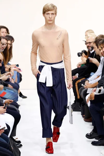 Look 5